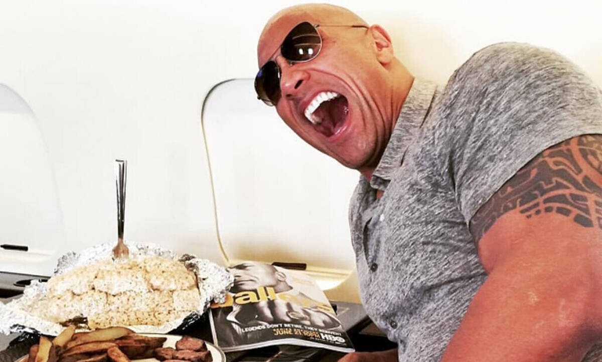 Δεν είναι δυνατόν να τρώει όλο αυτό το φαγητό