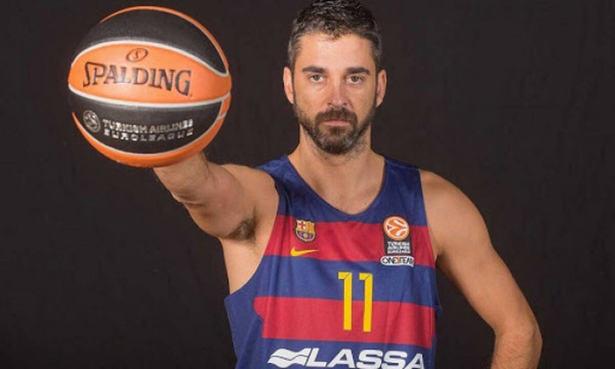 Ναβάρο: Τον «χτύπησε» η μόδα του TikTok - Επικό βίντεο με τις κόρες του!