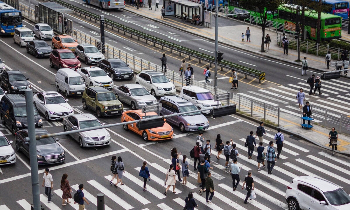 «Δουλέψτε έξυπνα,ταξιδέψτε μόνοι,φάτε γρήγορα»:αυτό συστήνουν για την μετακορονοϊό εποχή στην Κορέα