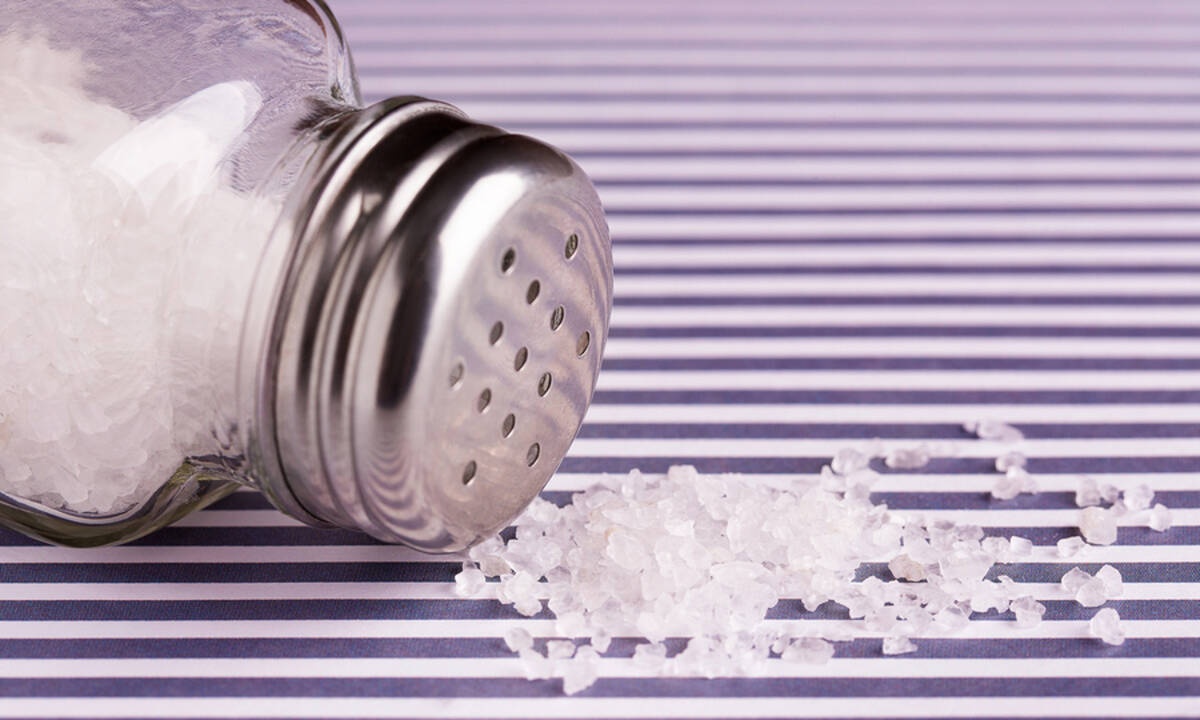 Αλάτι: Ποιοι πρέπει να το αποφεύγουν & γιατί (εικόνες)
