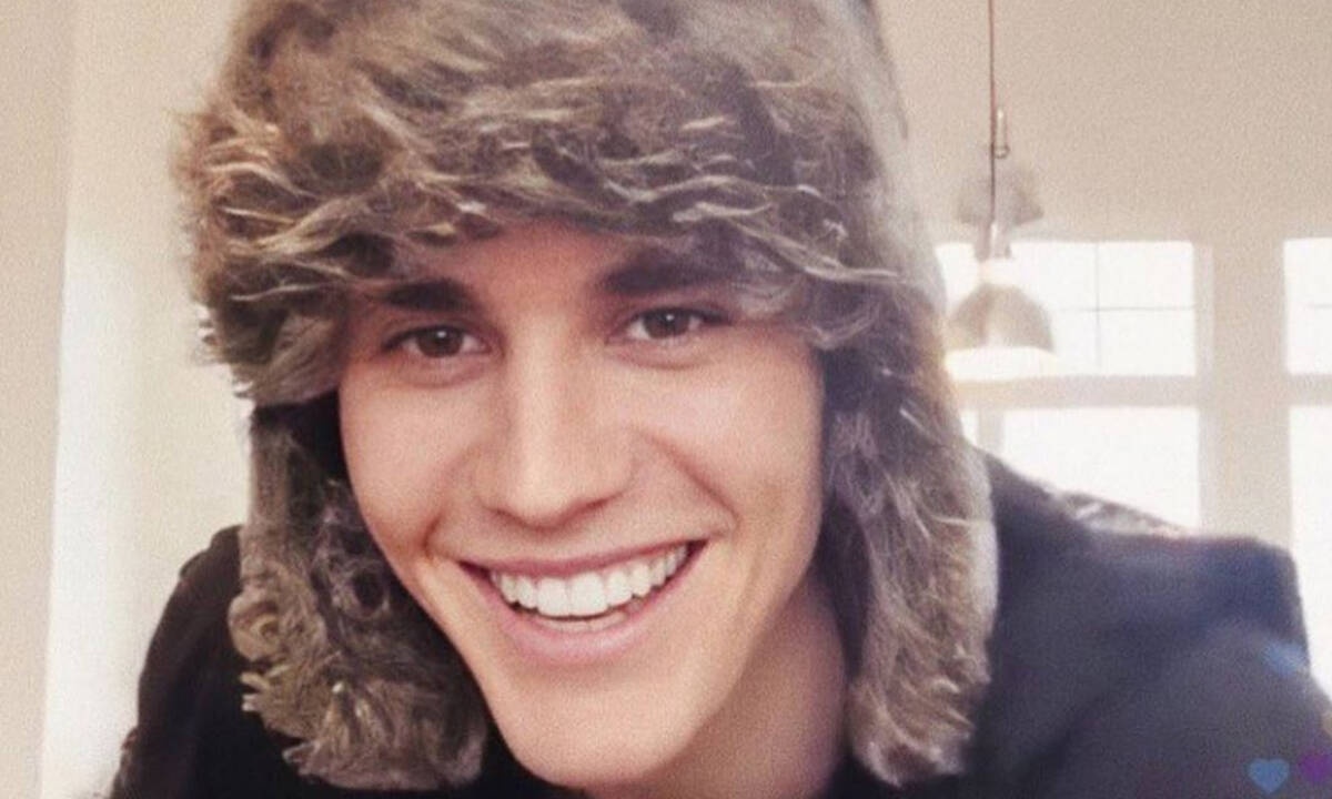 Εσύ έχεις δει τη μικρότερη αδερφή του Justin Bieber; Είναι πανέμορφη (video)