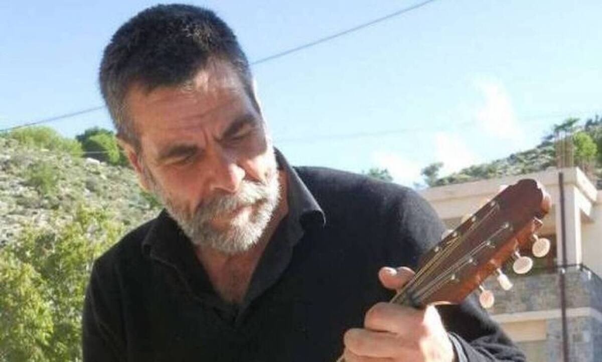 Βεντέτα στα Ανώγεια: Η σπαρακτική μαντίναδα του γιου του Λευτέρη Καλομοίρη λίγο μετά το φονικό