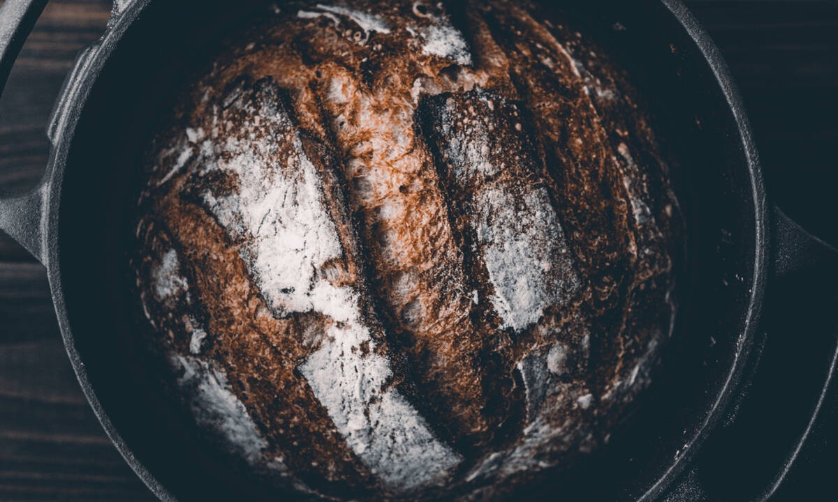 Η πιο εύκολη συνταγή για να φτιάξεις ψωμί που δεν χρειάζεται καθόλου ζύμωμα (videos)