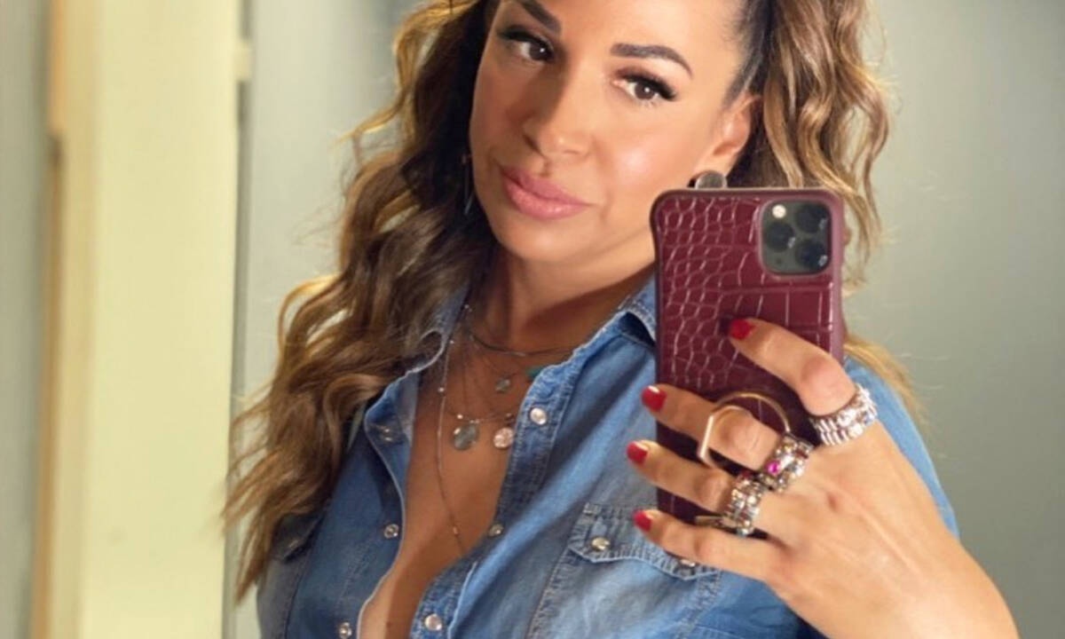 Η Ελένη Χατζίδου δέχτηκε σφοδρή κριτική για τις πλαστικές και απάντησε όπως πρέπει