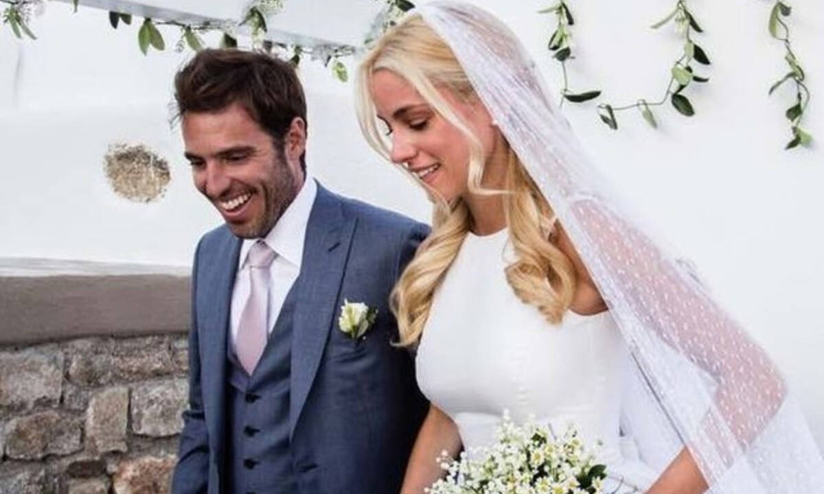 Αυτή τη φωτογραφία της Δούκισσας Νομικού από τον γάμο της δεν την είχαμε ξαναδεί