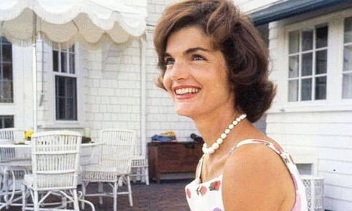 Τα μυστικά ομορφιάς της Jackie O που διατηρούσαν το δέρμα της τόσο λαμπερό