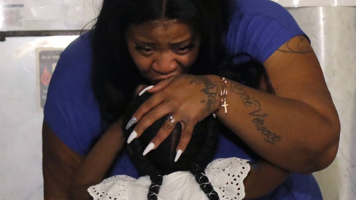 Δολοφονία Τζορτζ Φλόιντ: «Δεν θα τη δει ποτέ να μεγαλώνει» – Ξεσπά η μητέρα της κόρης του