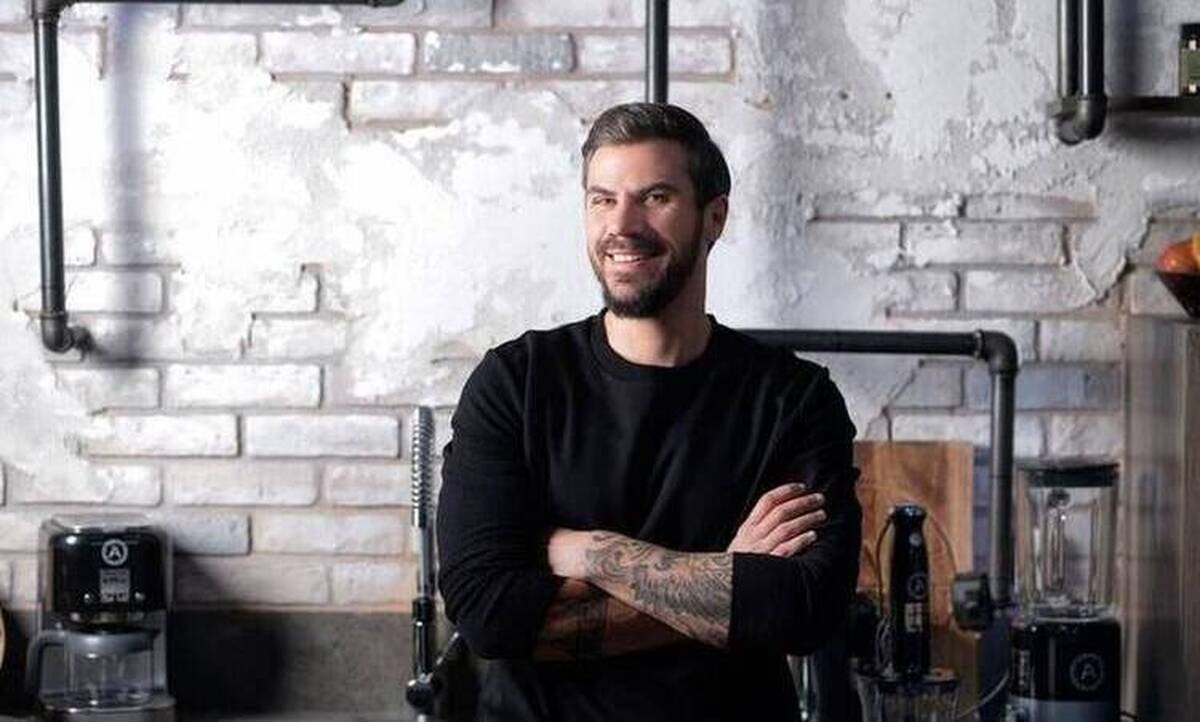 Καλοκαιρινή σαλάτα με φρούτα και κατσικίσιο τυρί από τον Άκη Πετρετζίκη!