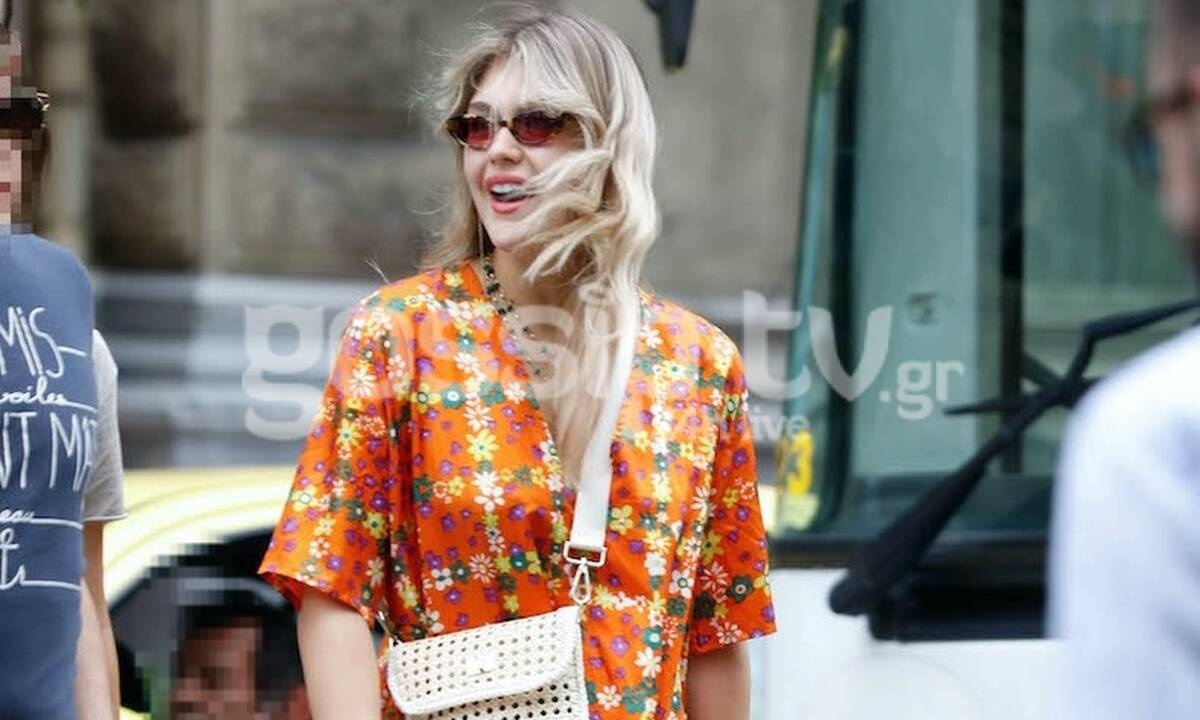 Ανδριολάτου: Αυτό είναι το πάνω μέρος... Δες τι φοράει και θα το ζηλέψεις