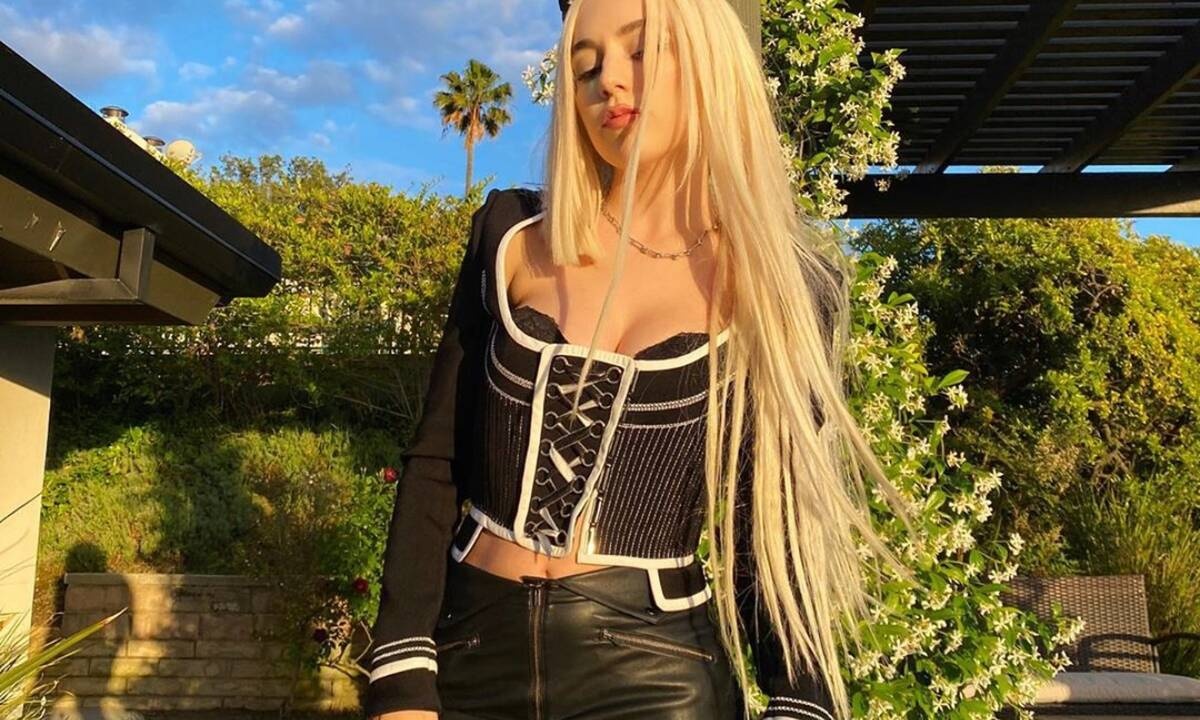 H Ava Max έκανε την πιο τολμηρή αλλαγή στα μαλλιά της(photos)