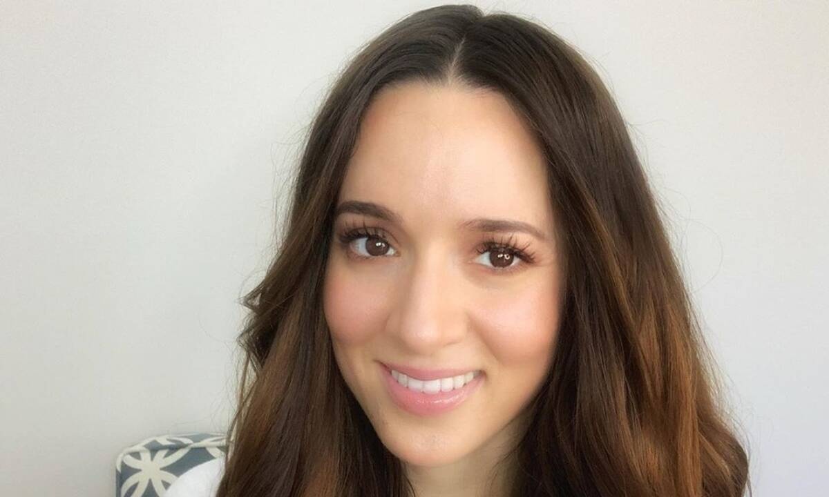 Καλομοίρα: Έχετε δει την ανιψιά της;  Είναι μια κούκλα ( pics)