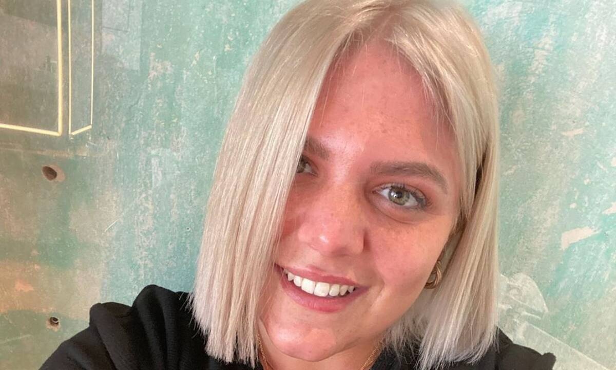 Δανάη Μπάρκα: Δείτε τη να τραγουδάει μαζί με τη γιαγιά της (pics+vid)