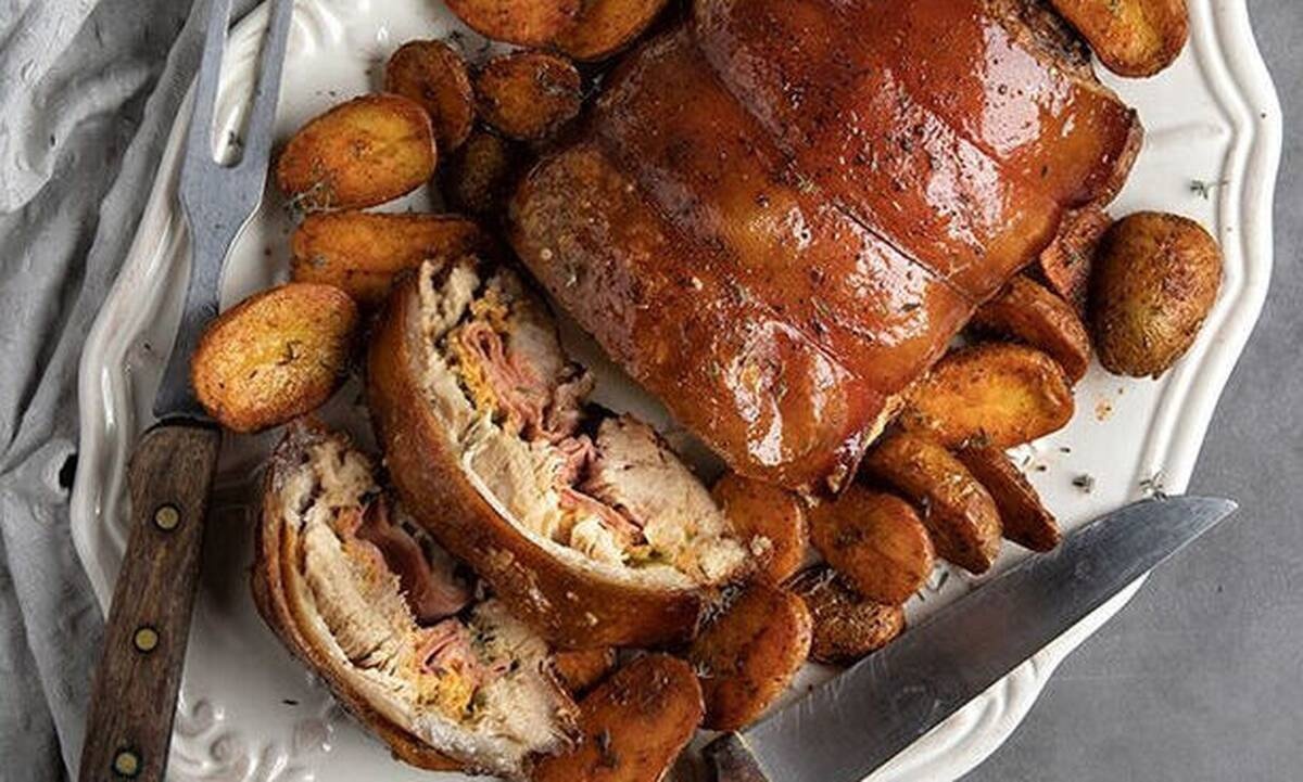 O Πετρετζίκης προτείνει πορκέτα με πατάτες baby