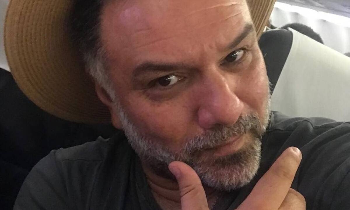 Αρναούτογλου: Πέταξε τα κοστούμια και ανέβασε φωτό με το μαγιό του!