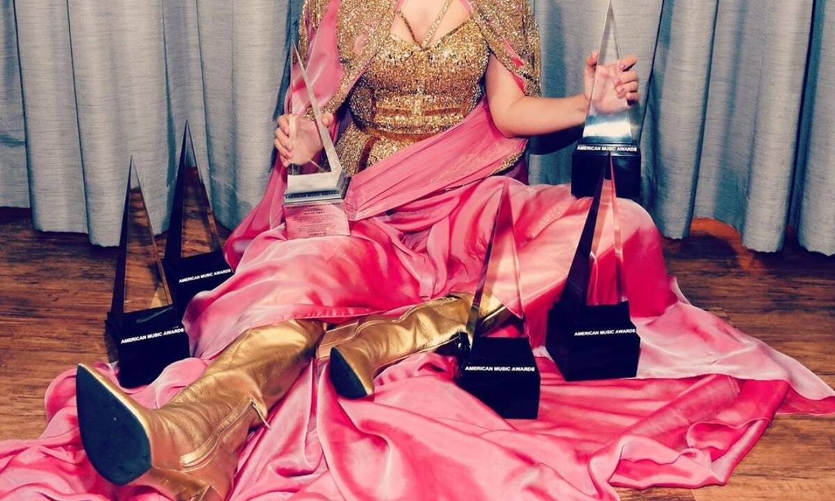 Είναι έγκυος η τραγουδίστρια; Οι fans αυτό πιστεύουν