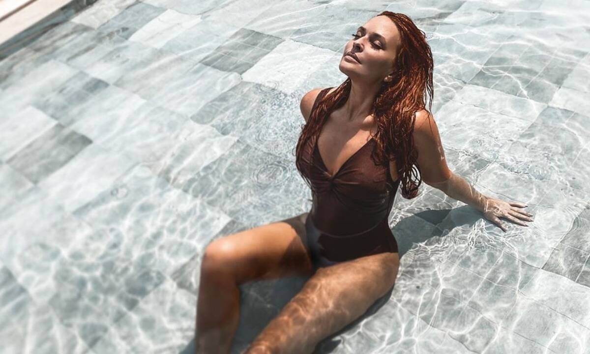 Πας διακοπές; Η Σίσσυ Χρηστίδου βρήκε το άψογο παντελόνι για την περίσταση