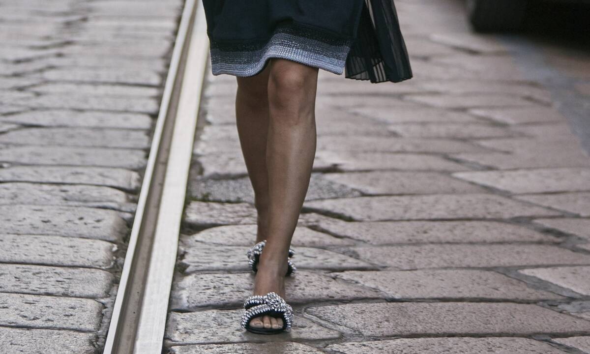 5 μοναδικοί τρόποι για να συνδυάσεις το φόρεμα με τα σανδάλια