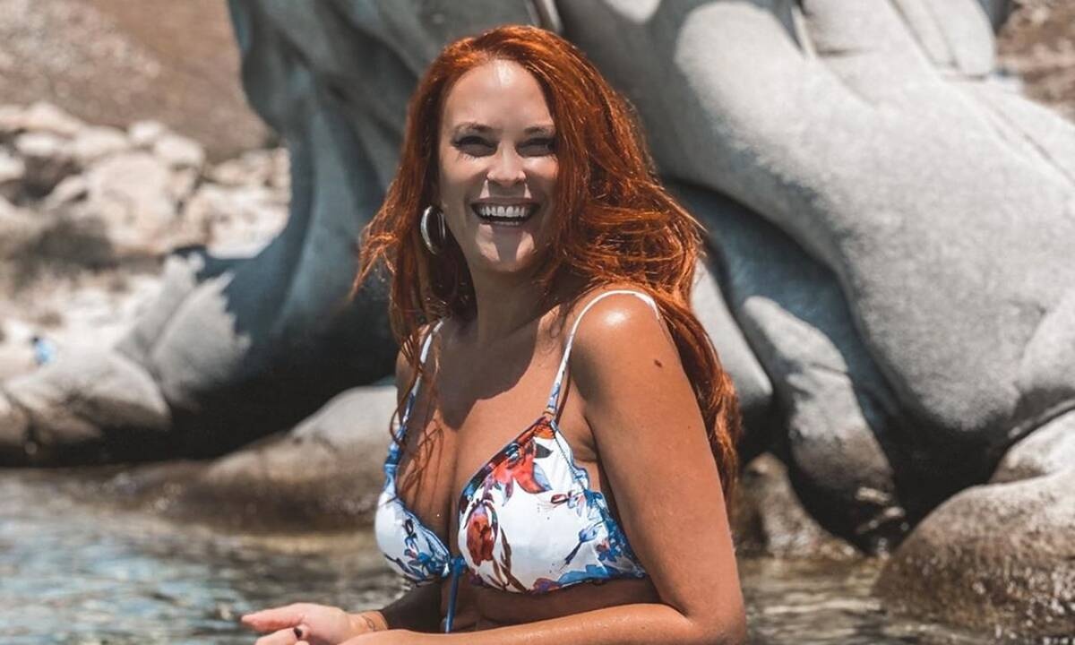 Σίσσυ Χρηστίδου: Οι γιοι της έκαναν τατουάζ στην Πάρο (pics)