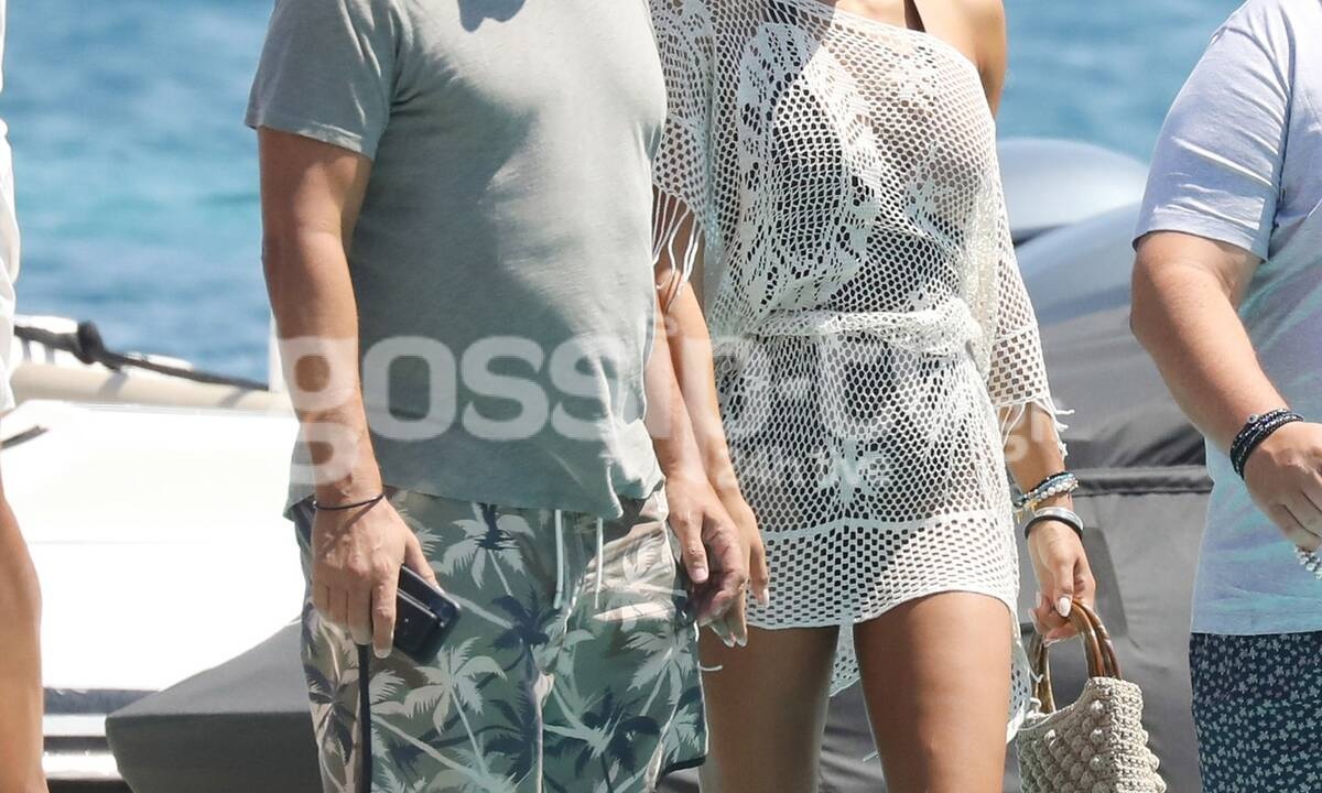 Συνεχίζουν να απολαμβάνουν τον έρωτά τους στη Μύκονο! (photos)