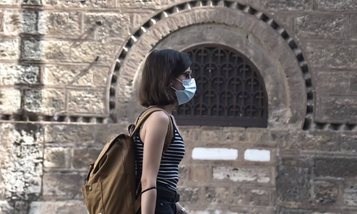 Κορονοϊός: Τέλος οι λιτανείες, τα πανηγύρια και οι όρθιοι στα μπαρ έως 31 Αυγούστου