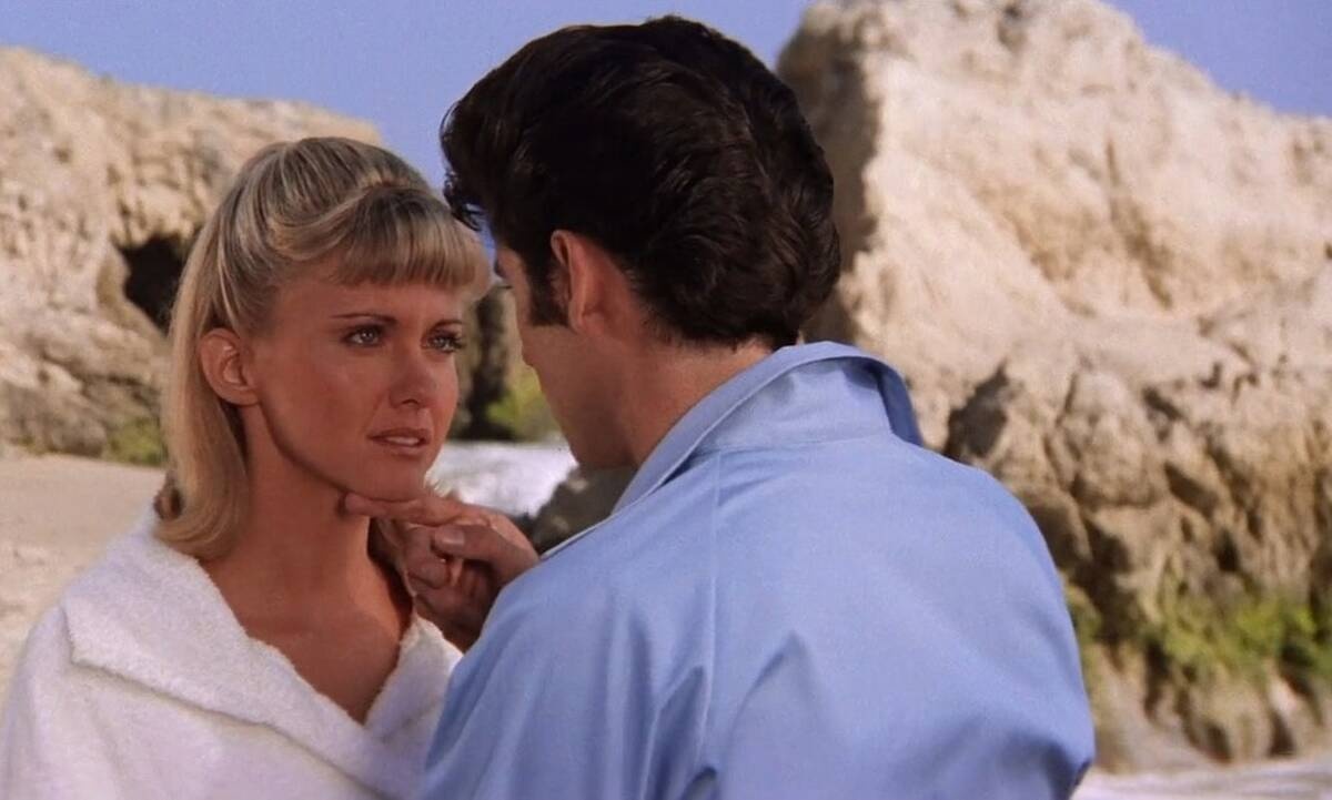 Οι καλοκαιρινές σου περιπέτειες πρέπει να τελειώνουν στο νησί