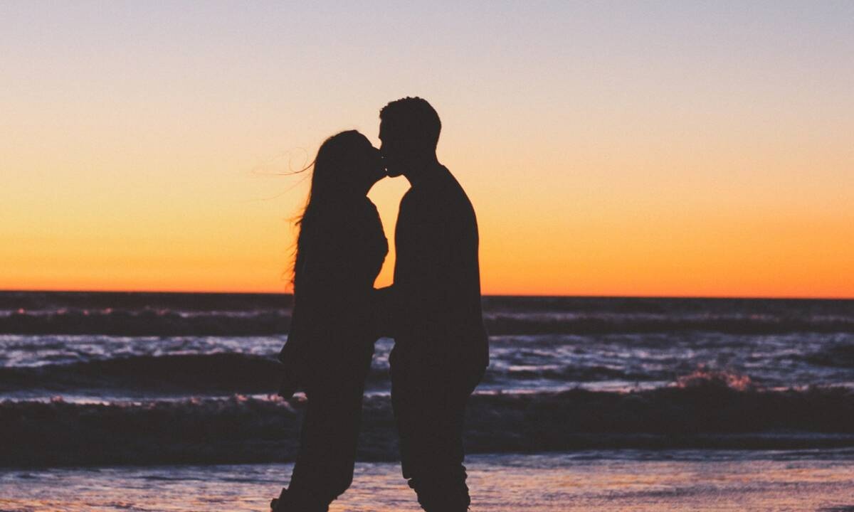 3 πολύ καλοί λόγοι για να μη στείλεις μήνυμα στον πρώην σου