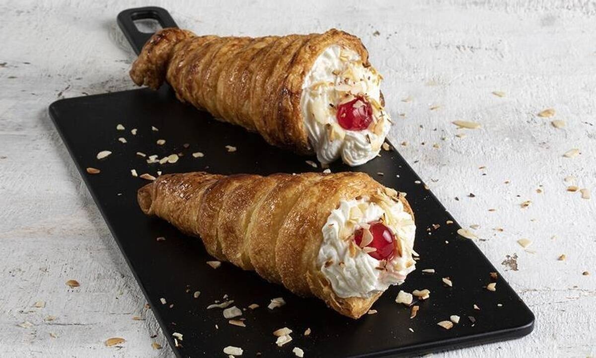 Μοναδική συνταγή του Πετρετζίκη για κορνέ με πατισερί