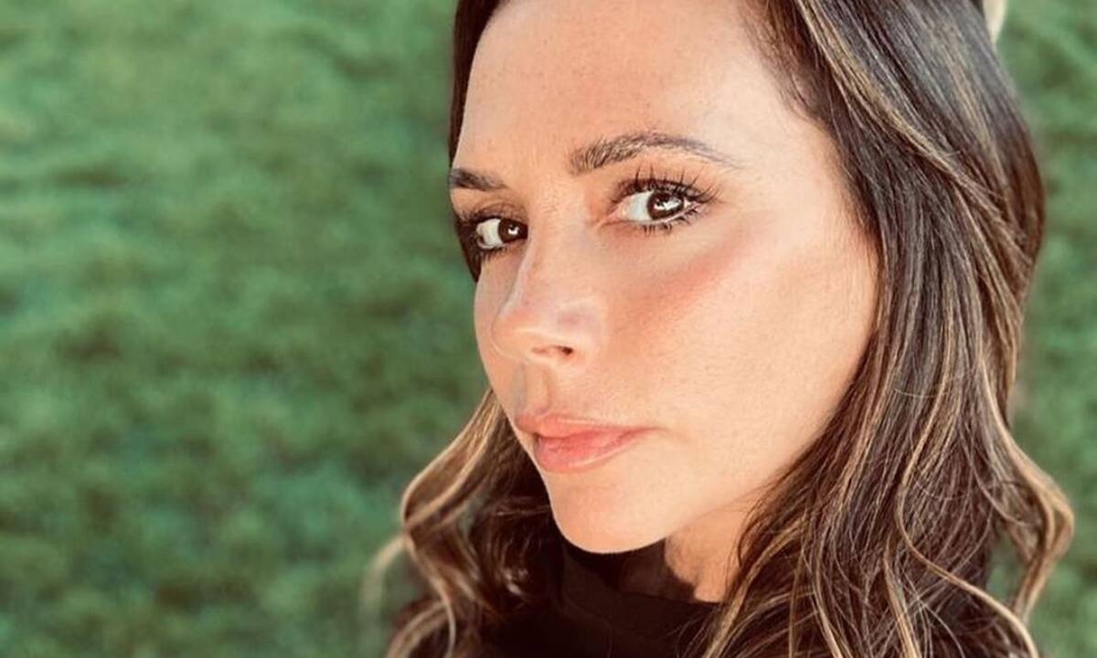 Victoria Beckham: Δες πώς μακιγιάρεται μέσα σε πέντε λεπτά (vid)