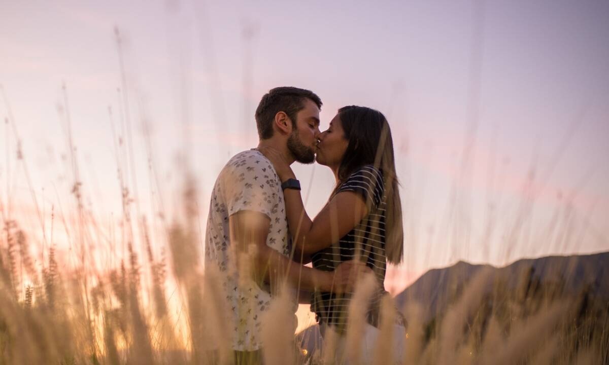 Υπάρχει ένα βασικό σημάδι που φανερώνει ότι σε θέλει