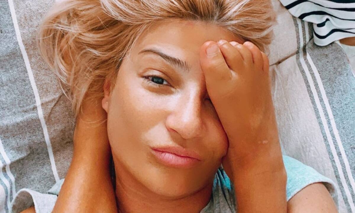 Φαίη Σκορδά: Δες τι φοράει ο γιος της μεσ' το σπίτι (pics)