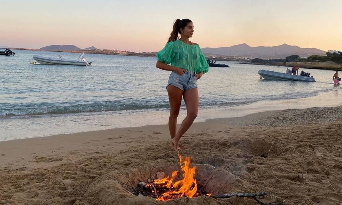 Σταματίνα Τσιμτσιλή: Οι πόζες με τις κόρες της και τον γιο της