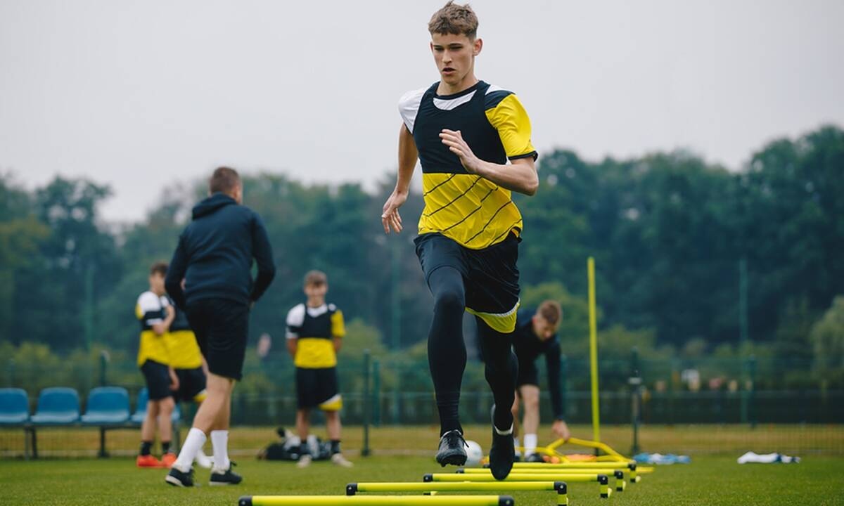 Οστεοπόρωση: Ποια μορφή άσκησης στην εφηβεία χτίζει γερά οστά