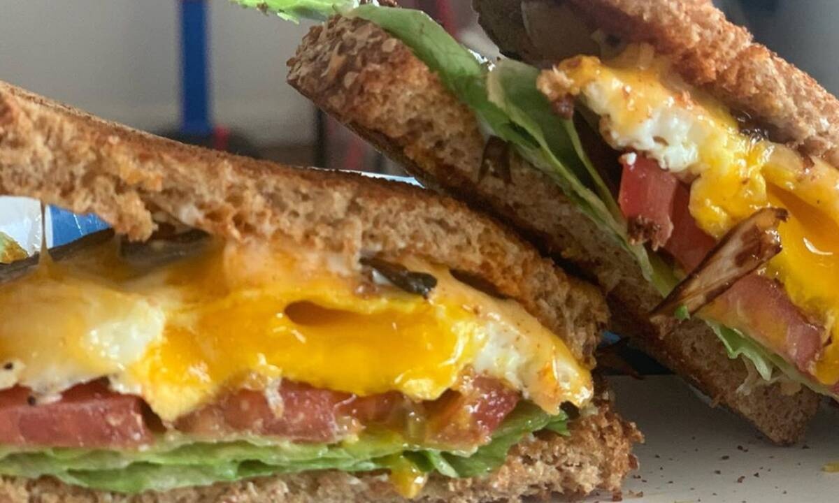 Αυτό το σάντουιτς έγινε viral στο TikΤοκ και ξέρουμε πώς θα το φτιάξεις