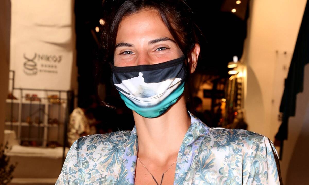 Το απίθανο κόλπο της Χριστίνας Μπόμπα για τη μάσκα της