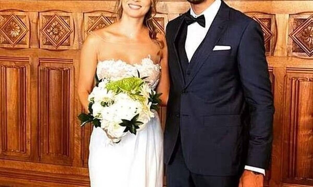 Παντρεύτηκε πριν ένα μήνα και έφυγε από την Ελλάδα (pics)