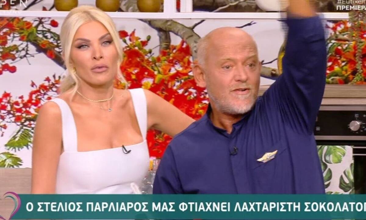 Ευτυχείτε: Στο πλατό η μητέρα της Καινούργιου με φόρεμα της κόρης της!