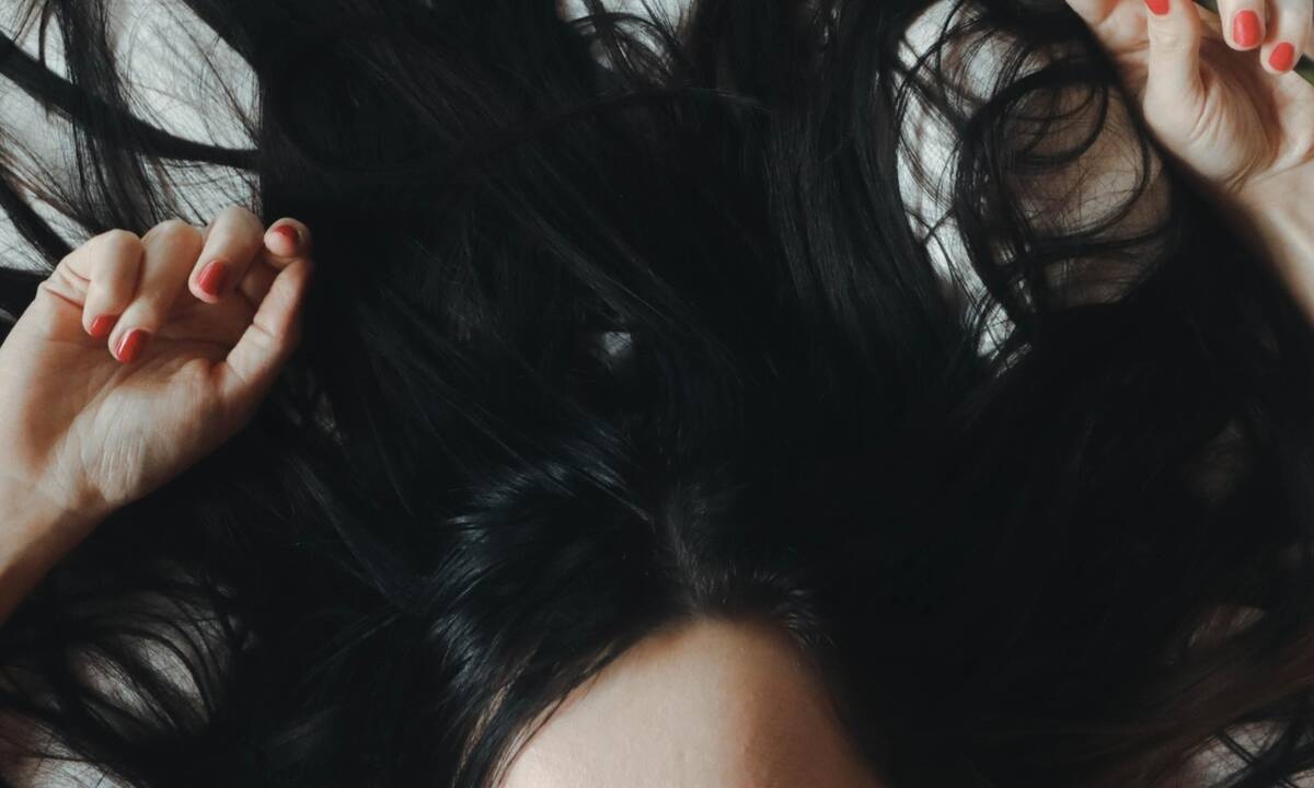 4 λάθη που ευθύνονται για την κακή κατάσταση των μαλλιών σου