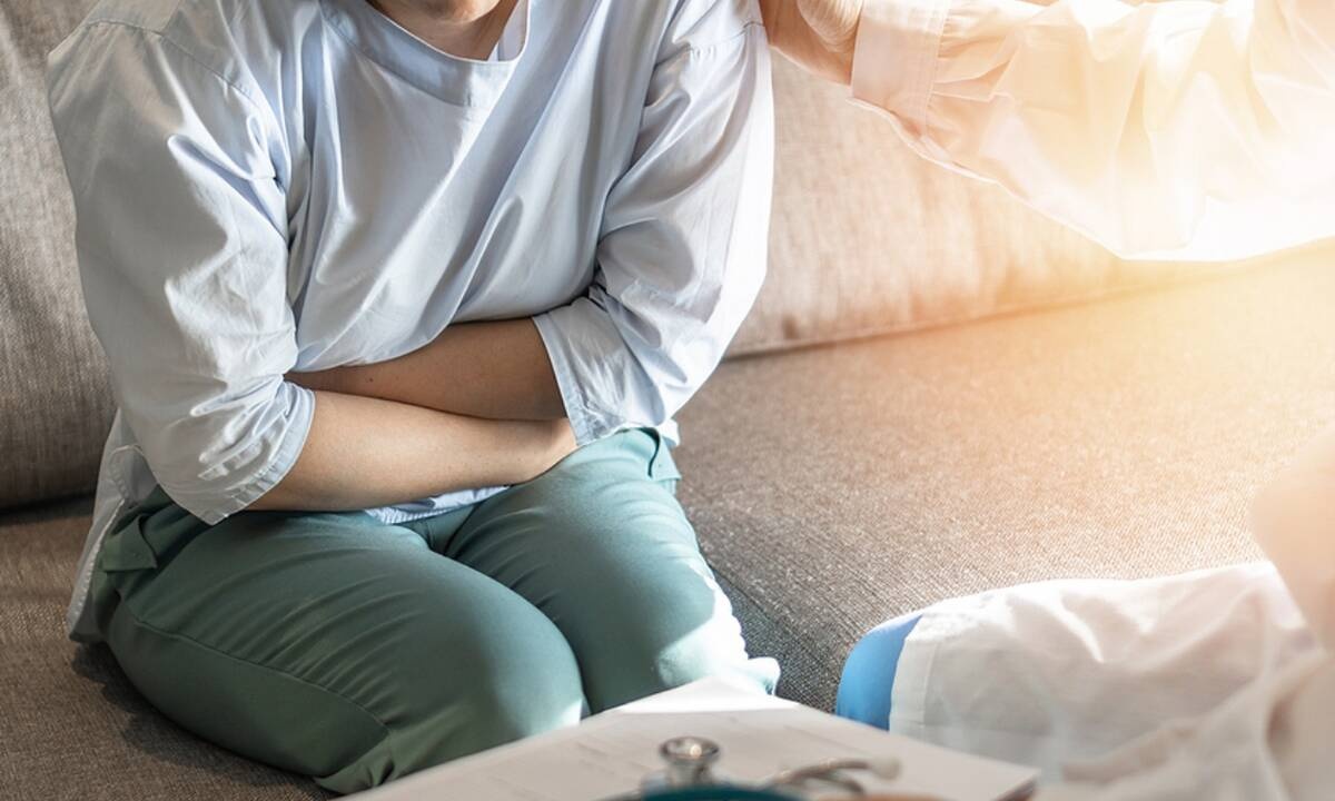Καρκίνος ωοθηκών: Πρώιμα συμπτώματα που πρέπει να γνωρίζουν οι γυναίκες (εικόνες)