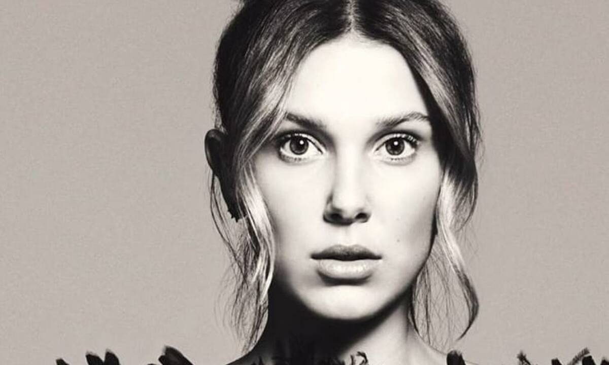 Millie Bobby Brown vs Jennifer Aniston: Δες το challenge από τα «Τα Φιλαράκια».