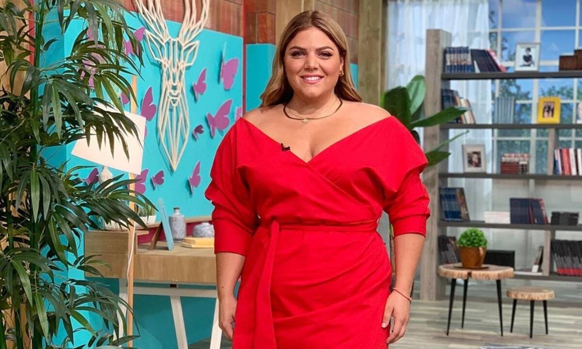 Βρήκαμε το φόρεμα της Δανάης Μπάρκα: Μάθε όλες τις λεπτομέρειες