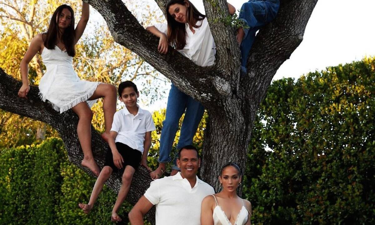 Το σπίτι της JLo και του ARod στο Malibu πουλήθηκε και πρέπει να το δεις