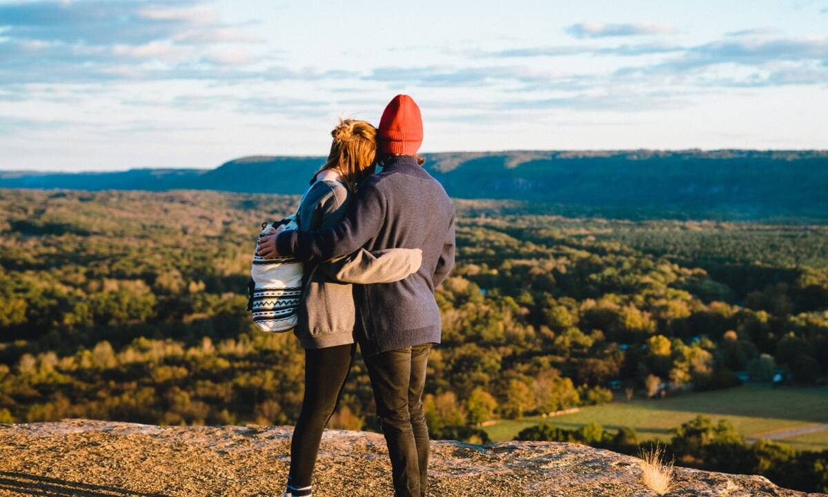 Είσαι single και μελαγχολείς; Αυτή η έρευνα σε αφορά