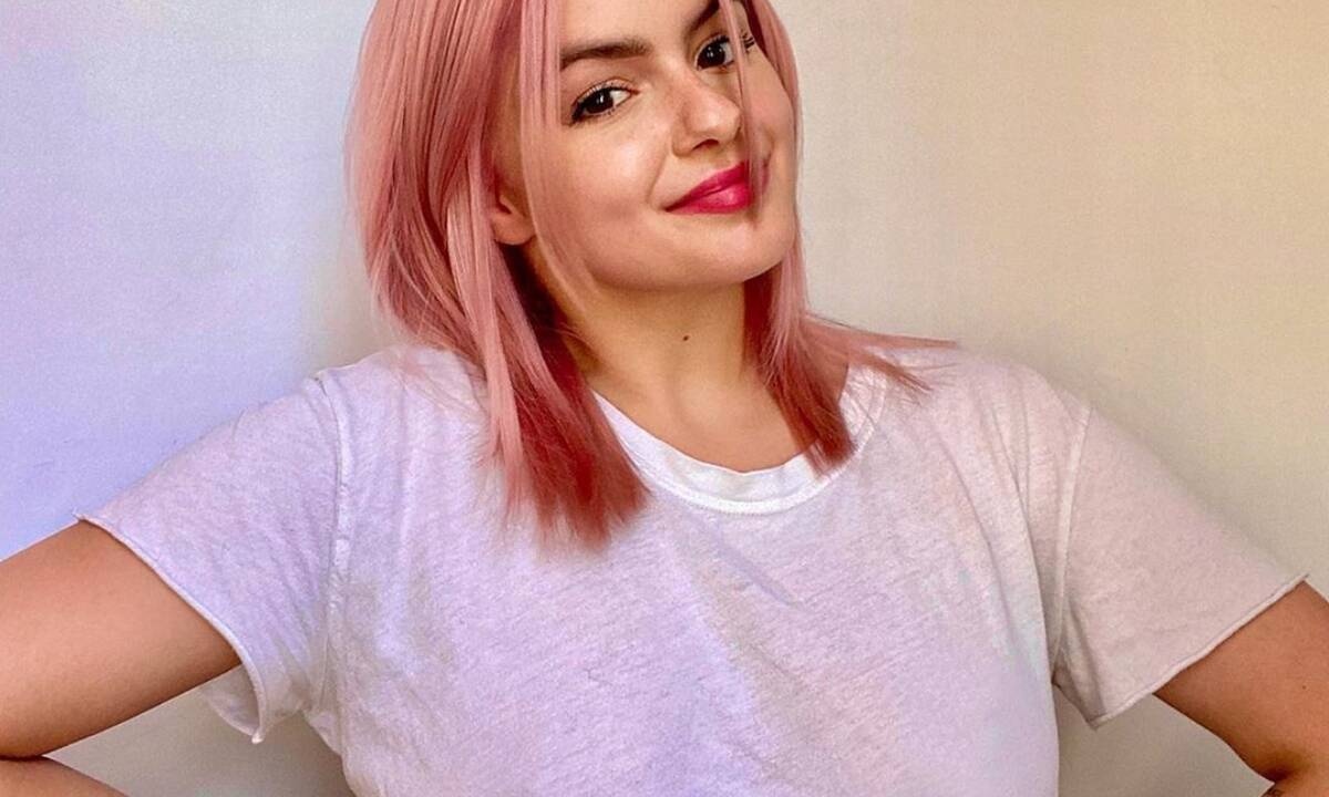 Κάντο όπως η Ariel Winter! Βάλε το ροζ χρώμα asap στη ντουλάπα σου