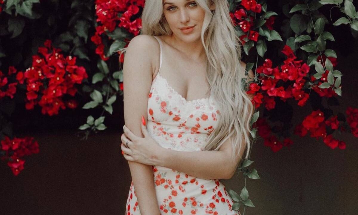 Η Madi Monroe έχει 11.2M followers στο Tik-Tok και είναι μόλις 16 ετών