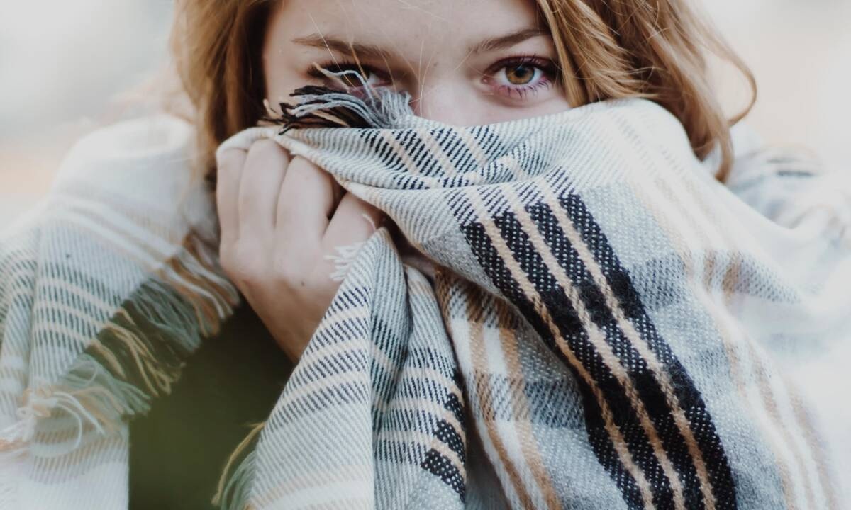 How To: 14 έξυπνοι τρόποι για να φορέσεις το αγαπημένο σου φουλάρι