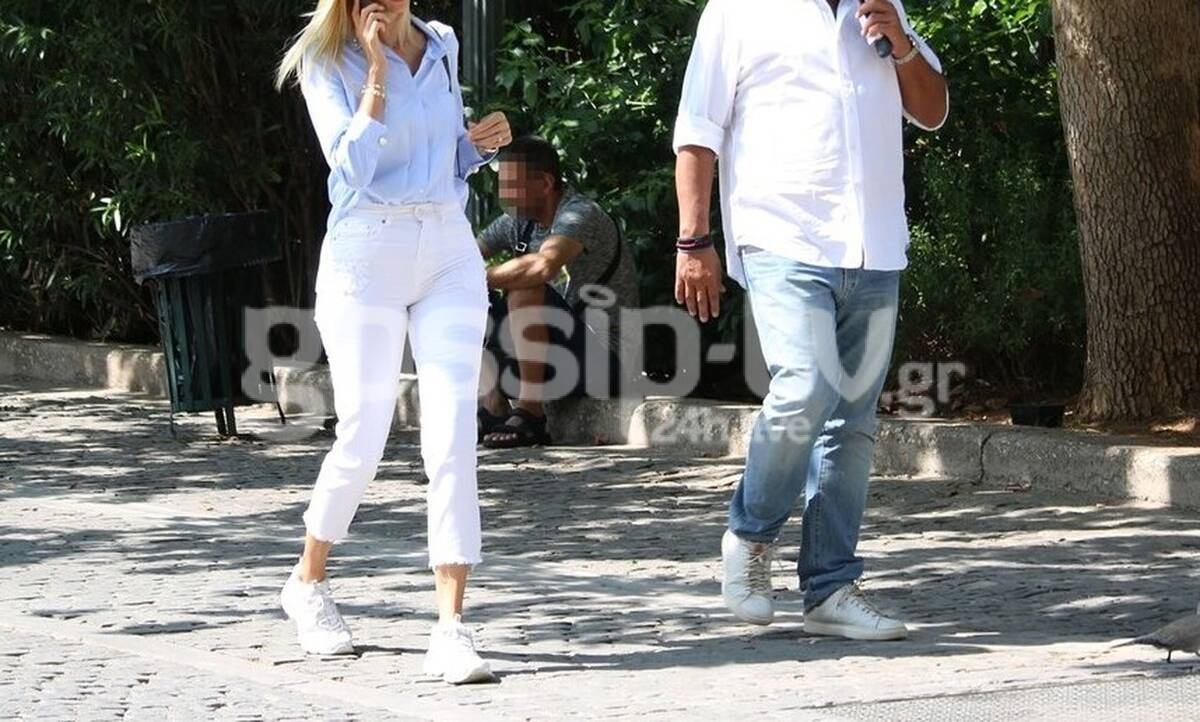 Bόλτα στο Κολωνάκι μετά την αναβολή του γάμου τους! (photos)