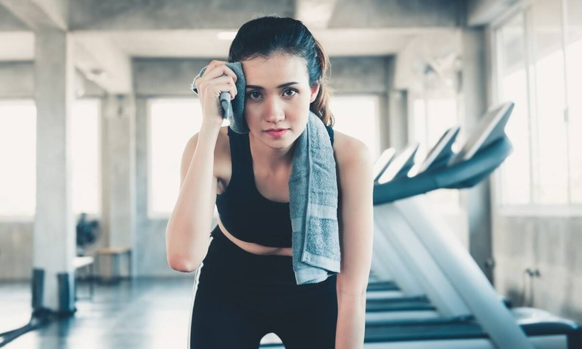 Υπερβολική εφίδρωση: Πού μπορεί να οφείλεται; (εικόνες)