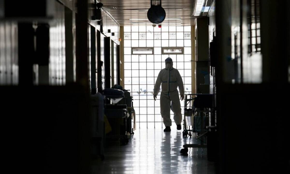 Κορονοϊός στην Ελλάδα: 453 κρούσματα και 13 νεκροί σε ένα 24ωρο - Στους 82 οι διασωληνωμένοι