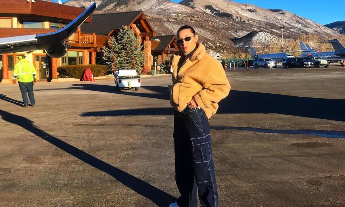 To παλτό της Bella Hadid και της Selena Gomez θα το θες σίγουρα κι εσύ