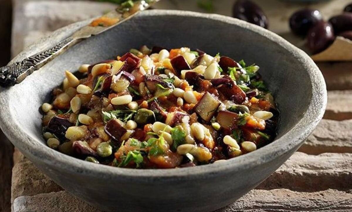 Καπονάτα μελιτζάνες από τον Άκη Πετρετζίκη 